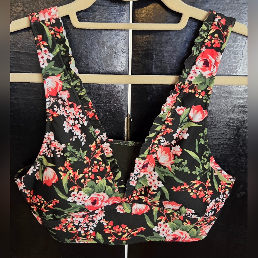 Mossimo Floral Bathing Suit Top Size Medium Never Been Worn Before - Picture 2 of 7